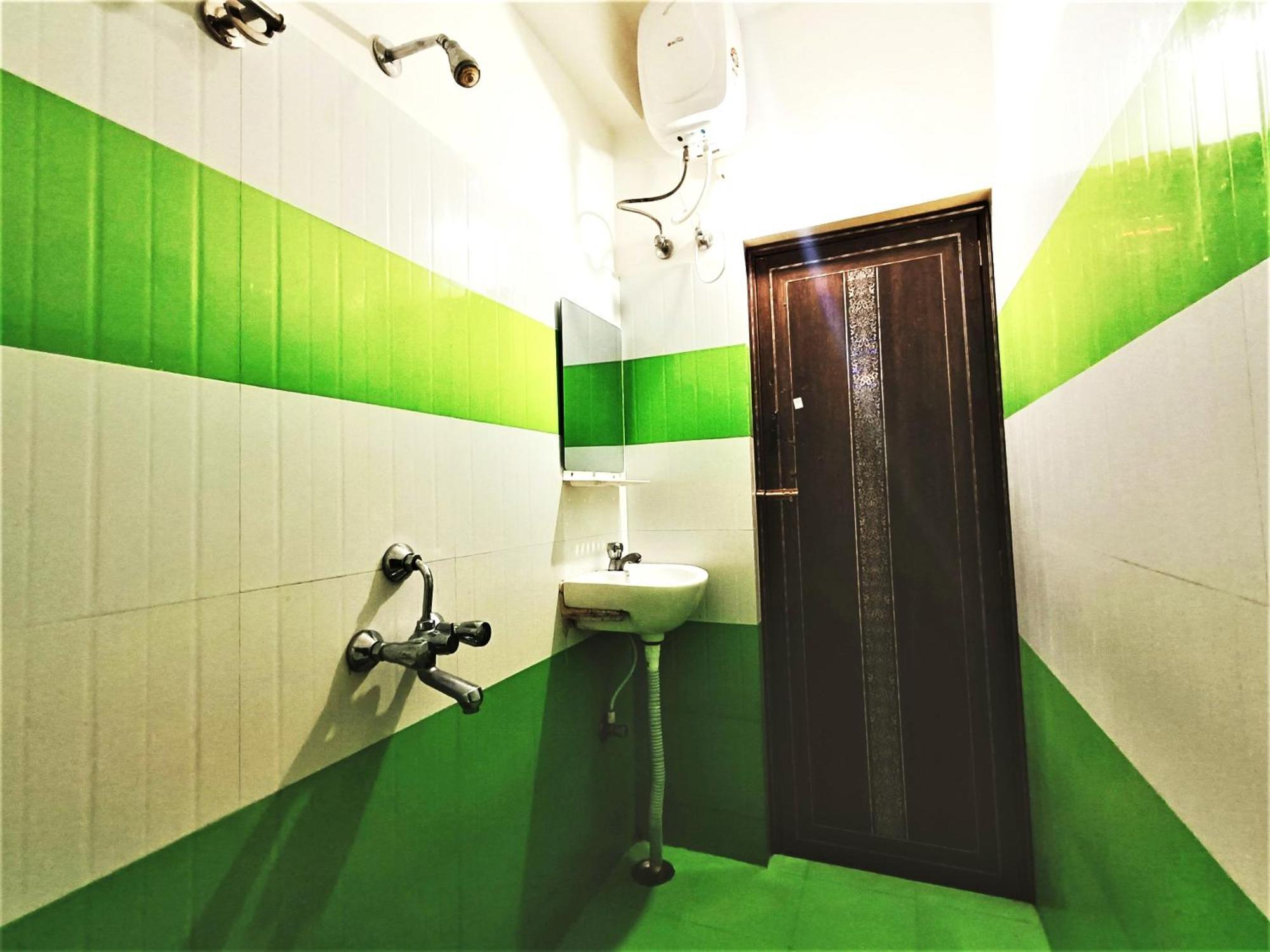 Goroomgo Krishna Residency Puri Near Sea Beach - Spacious Room With Excellent Service Awarded - Best Seller Buitenkant foto