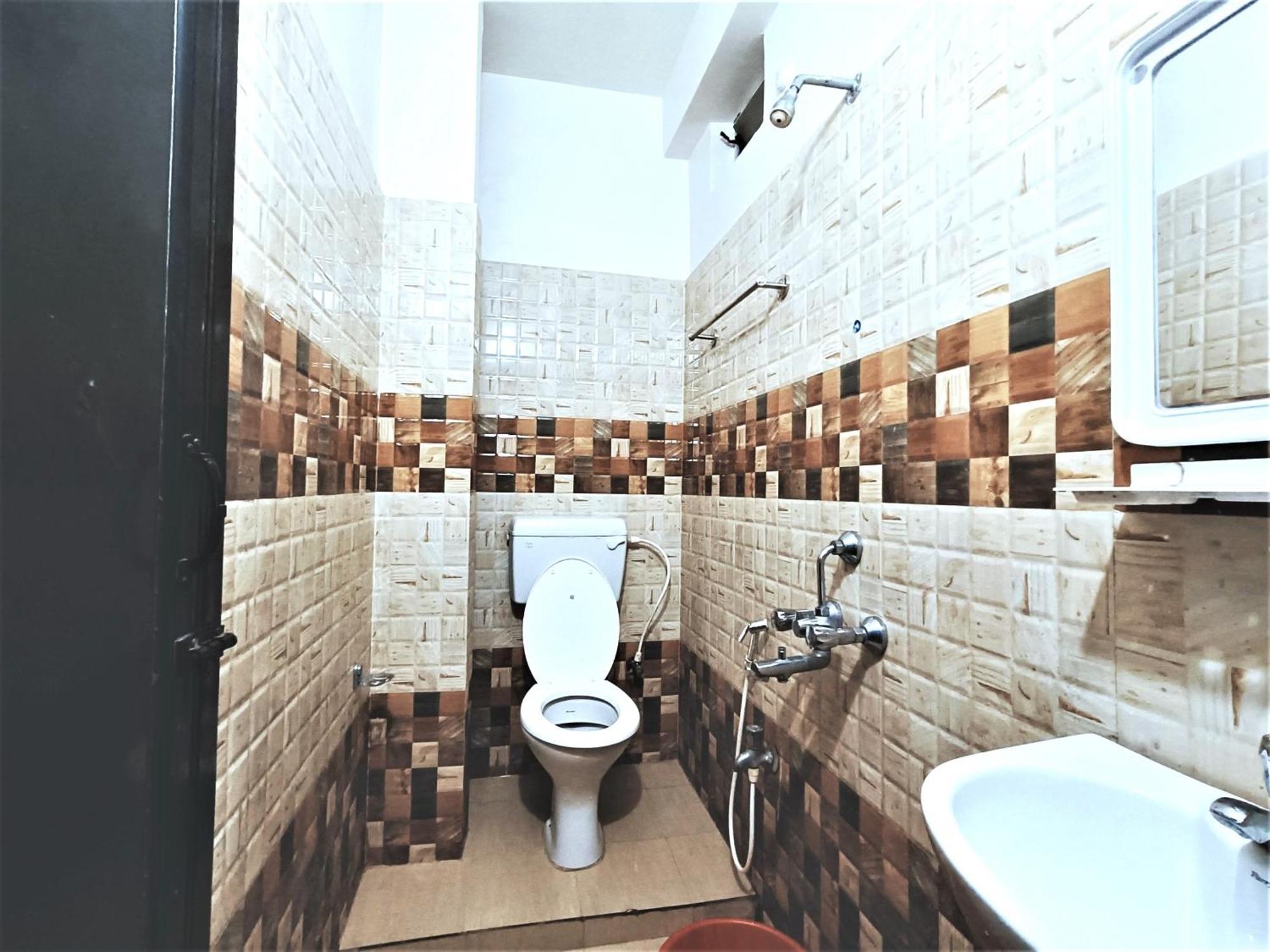 Goroomgo Krishna Residency Puri Near Sea Beach - Spacious Room With Excellent Service Awarded - Best Seller Buitenkant foto
